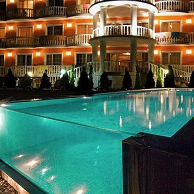 Bể bơi vô cực và Spa